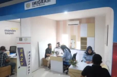 Pelayanan Paspor Kini...