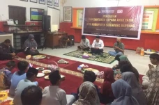 KPU Sidrap Beri Santunan...