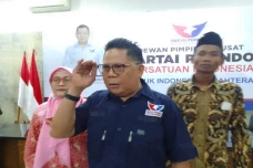 Harga Telur Naik, Partai...