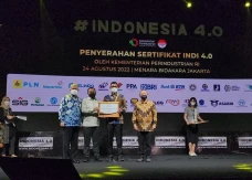 PLN Raih Penghargaan...