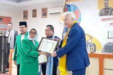 Fakultas Sastra UMI...