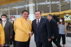 Dikunjungi PKC, Airlangga:...