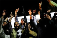 Taliban Rayakan Satu...