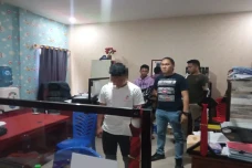 2 Kali Cabuli Gadis...