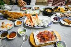 Promosikan Seafood Khas...