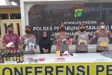 Polisi Gerebek Lokasi...