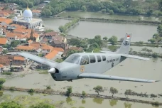 KSAL: Pesawat G-36 Bonanza...