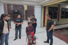 Gadis Tomohon Berusia...