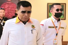 Partai Berkarya Minta...