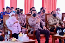 Gubernur dan Kapolda...