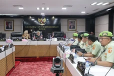 Datangi MKD DPR RI,...