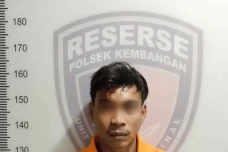 Jambret HP Milik Wanita...