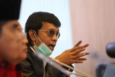 Adian Napitupulu Geram,...