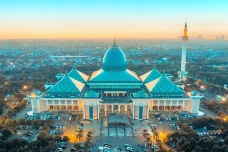 Mengenal Masjid Al-Akbar...