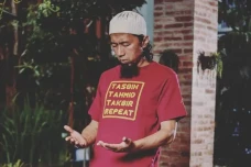 Tampil Religius, Yukie...