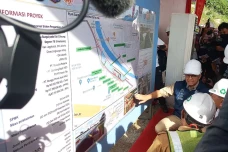 Bangun Saringan Sampah,...