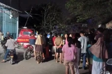 Keluar Hendak Cari Makan,...