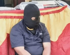 Bandit Pecah Kaca di...
