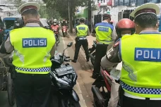 Operasi Zebra Hari Kedua,...