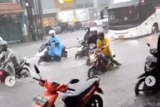 Banjir Rendam Sejumlah...