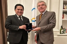 Lewat Semangat Olahraga...