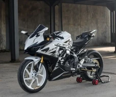 Honda CBR250RR Modifikasi...