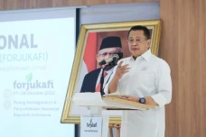 Bamsoet Ajak Masyarakat...