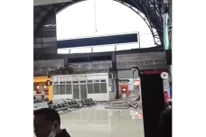 Diterjang Hujan Angin,...