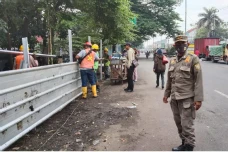 Satpol PP Bongkar Puluhan...