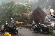 Hujan Angin, Tanah Longsor,...
