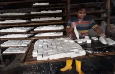 Harga Kedelai Meroket,...