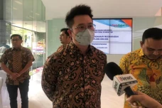 Permudah Nasabah Pergi...