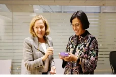 Sri Mulyani dan Menkeu...