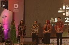 Pengelolaan Komunikasi...