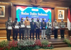 5 Dokter dan 1 Tokoh...