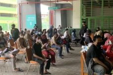 Layanan Vaksinasi Covid-19...