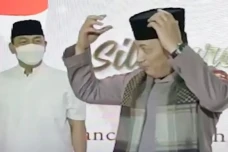 Diminta Izinkan Peci...