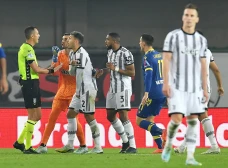 Hasil Verona vs Juventus:...