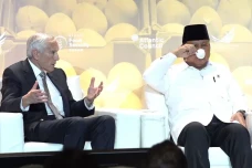 Begini Gaya Prabowo...