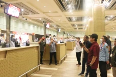 Datangi Bandara I Gusti...