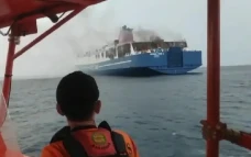 Kapal Penumpang KM Mutiara...