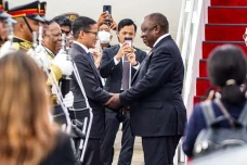 Tirukan Presiden Argentina...