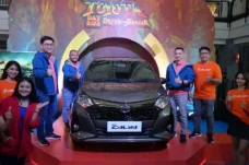 5 Alasan Membeli Mobil...