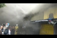 Jelang Salat Jumat Pasar...
