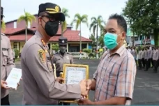 Polres Ketapang Beri...