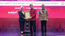 Kemenkumham Beri Penghargaan...