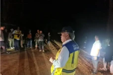 Menteri PUPR Tinjau...