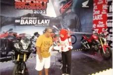 Honda Pamerkan Motor...