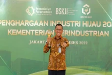 Berkomitmen Terapkan...