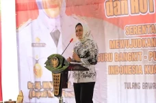 Bupati Winarti Hadiri...